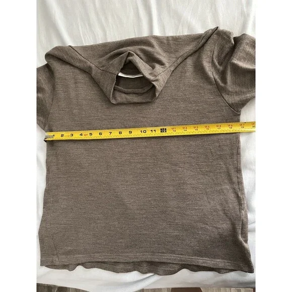 Icebreaker Merino Wool Turtleneck Sweater Gray Women's Size Medium w/ Small Flaw - Picture 8 of 8